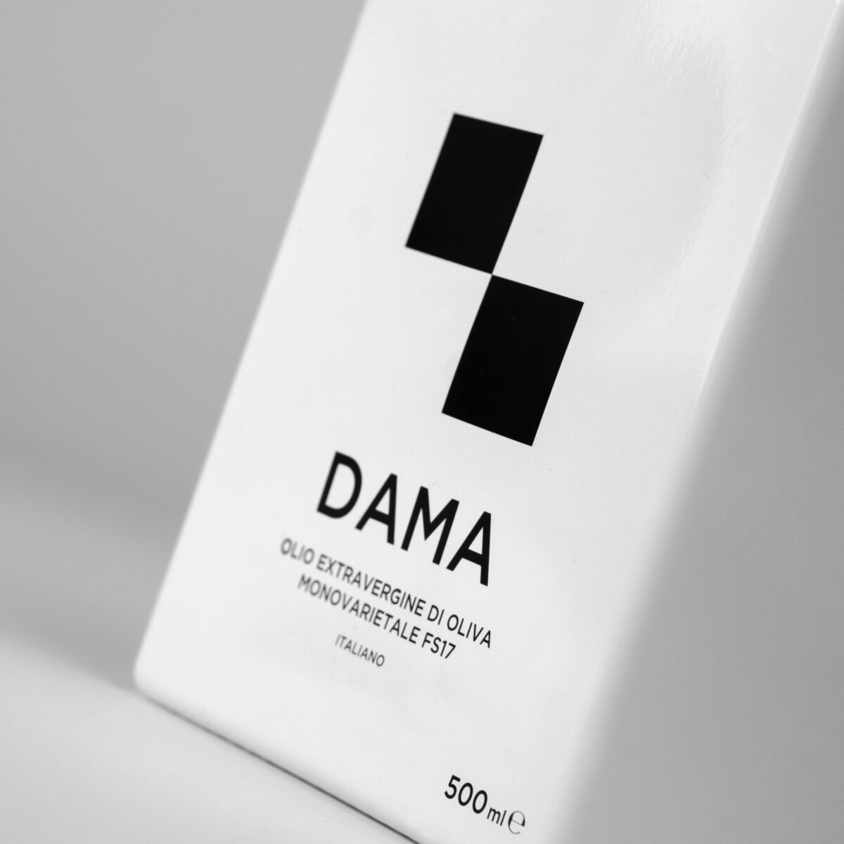 Dama